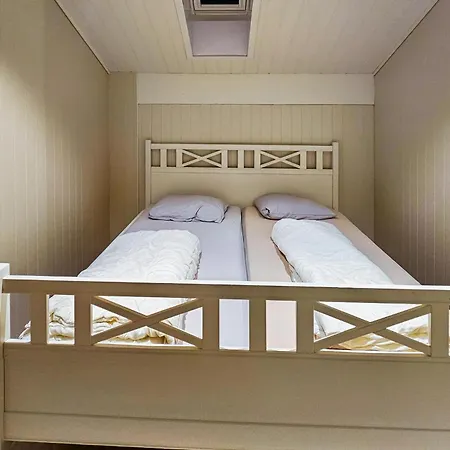 3 Bedroom Lovely In Apartamento