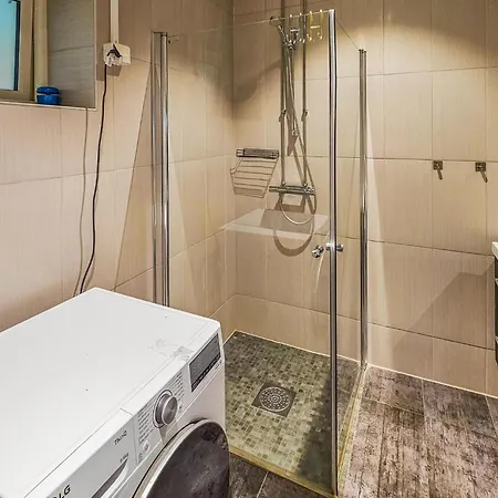 Apartamento 3 Bedroom Lovely In